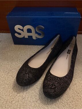 SAS Women's Black Scenic Lace-Pattern Ballet Flats Black and Silver